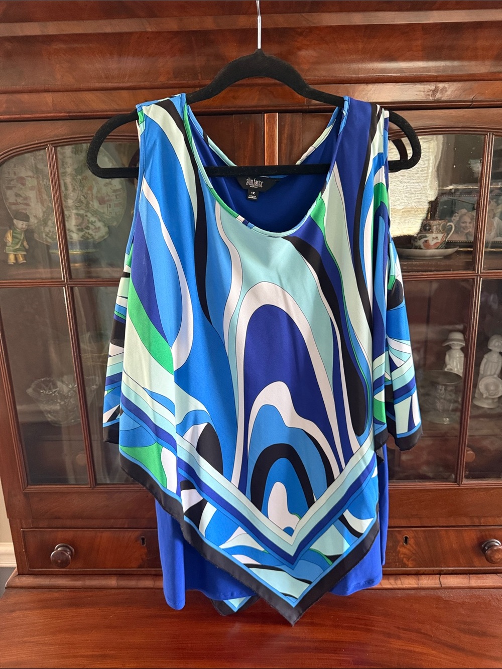 Slim factor by Investments Blue Multi-Color Asymmetrical Cold-Shoulder Top